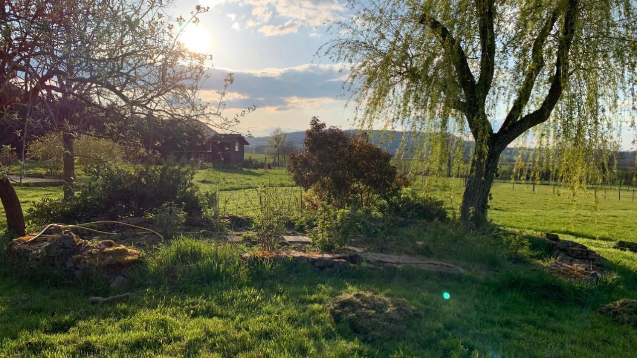 Chambre D'Hotes Dans Les Champs Jeux-Les-Bard Exterior foto