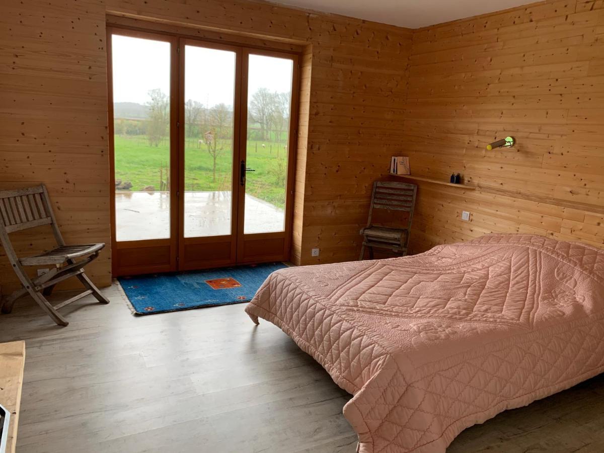 Chambre D'Hotes Dans Les Champs Jeux-Les-Bard Exterior foto